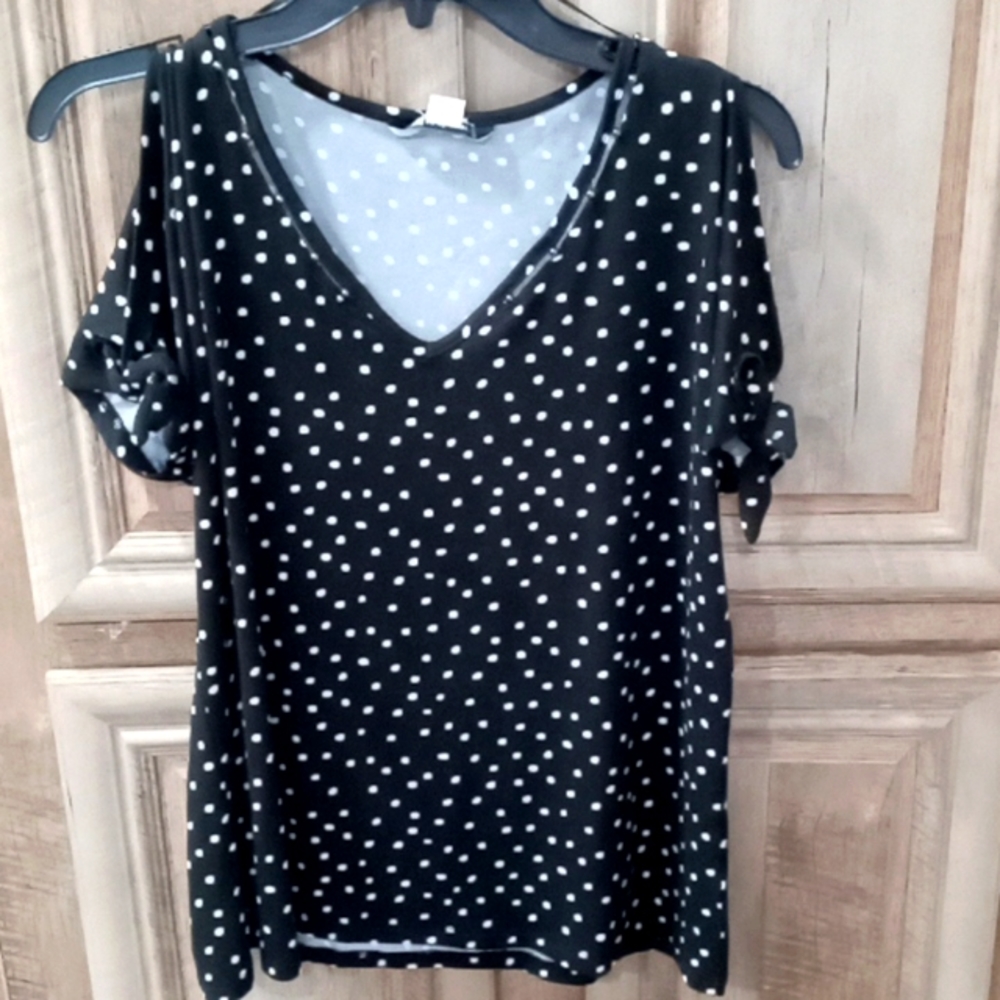 New With Tags Sleeveless Polkadot Blouse (Size XS)